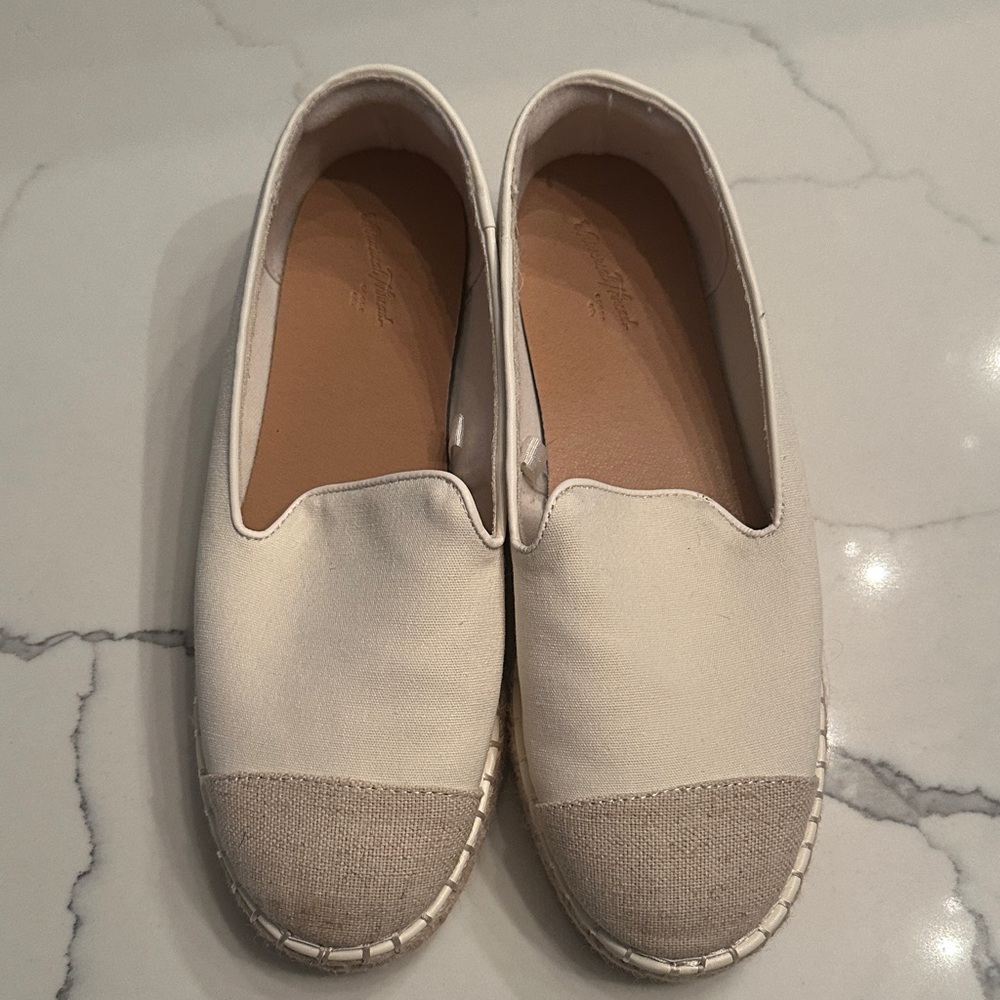 Universal Thread Espadrilles